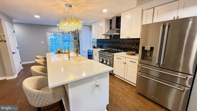 7 RIDGE RD, Malvern, PA 19355