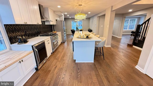 7 RIDGE RD, Malvern, PA 19355