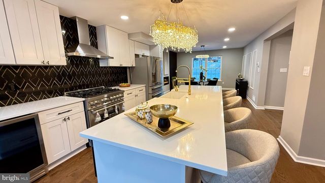 7 RIDGE RD, Malvern, PA 19355