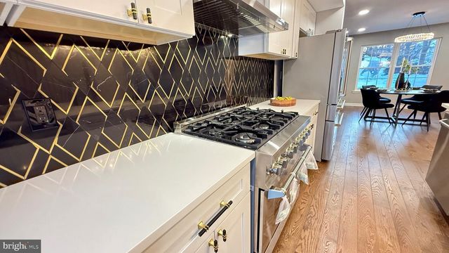 7 RIDGE RD, Malvern, PA 19355