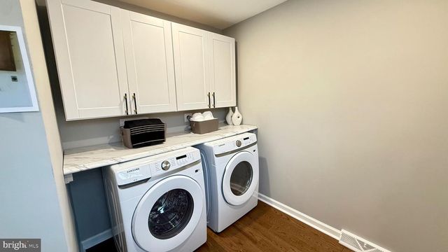 7 RIDGE RD, Malvern, PA 19355