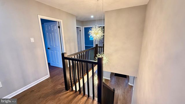 7 RIDGE RD, Malvern, PA 19355