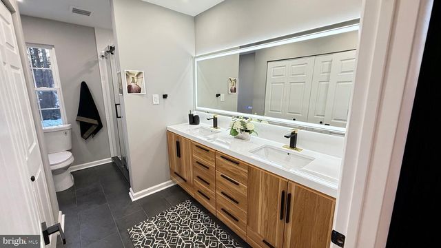 7 RIDGE RD, Malvern, PA 19355