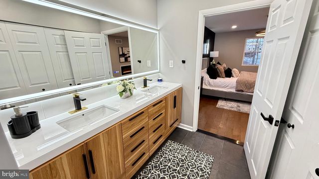 7 RIDGE RD, Malvern, PA 19355