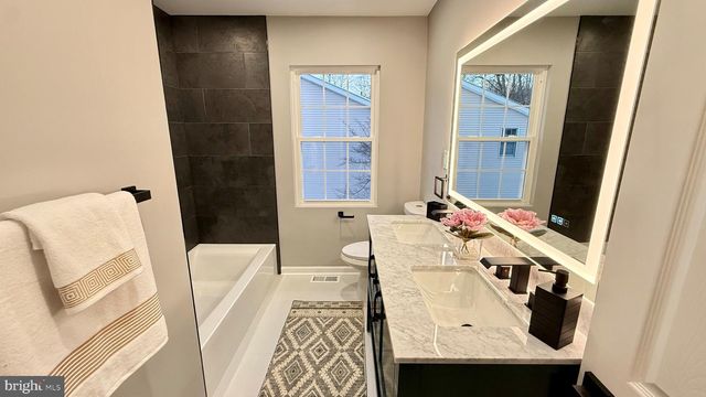 7 RIDGE RD, Malvern, PA 19355