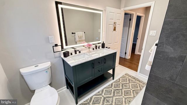 7 RIDGE RD, Malvern, PA 19355