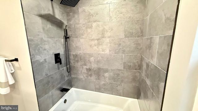 7 RIDGE RD, Malvern, PA 19355