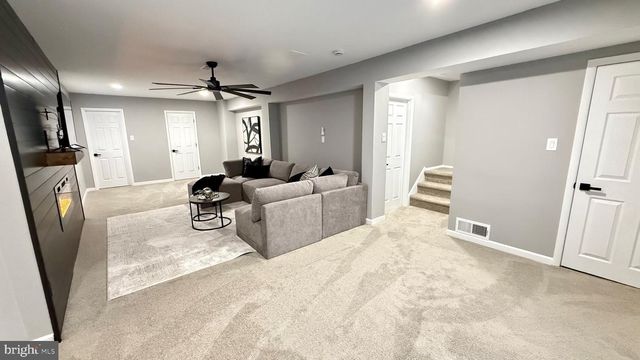 7 RIDGE RD, Malvern, PA 19355