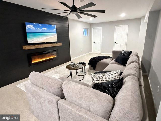 7 RIDGE RD, Malvern, PA 19355