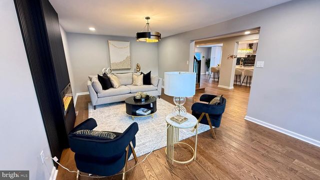 7 RIDGE RD, Malvern, PA 19355