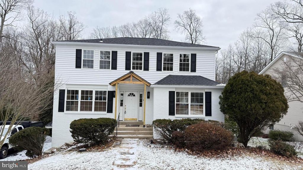 7 RIDGE RD, Malvern, PA 19355