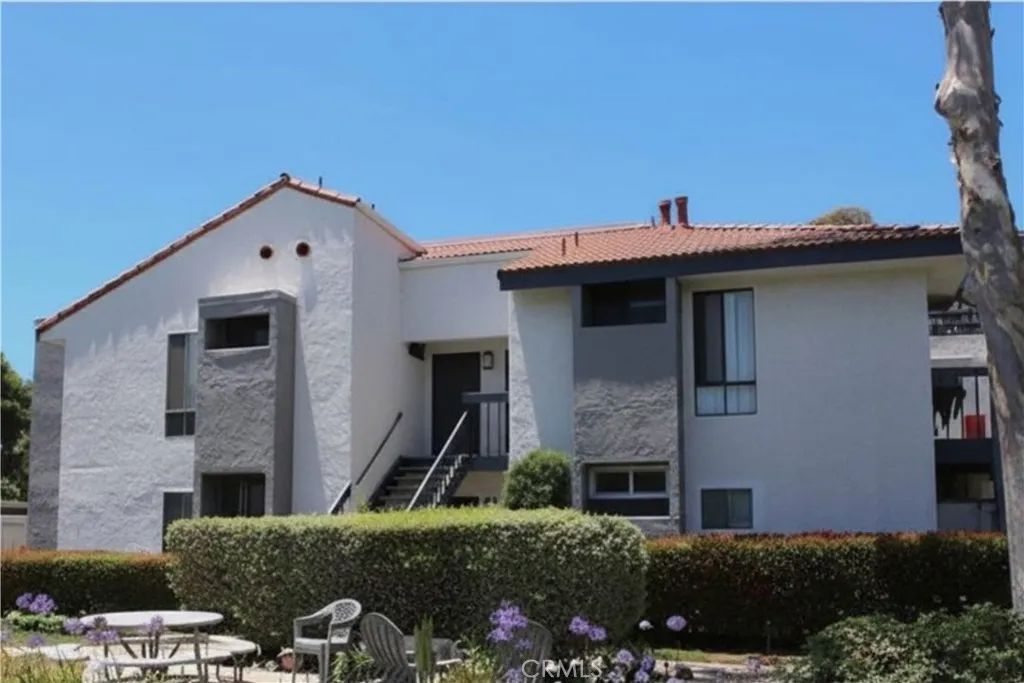 2323 Huntington Street 701, Huntington Beach, CA 92648