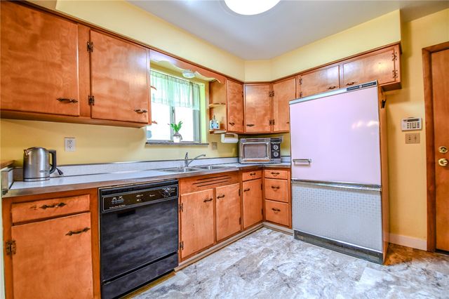 1404 Pinecrest Drive, Dayton, OH 45414