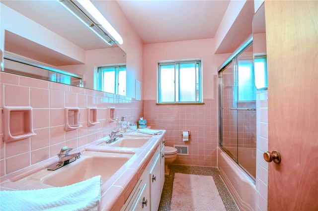 1404 Pinecrest Drive, Dayton, OH 45414