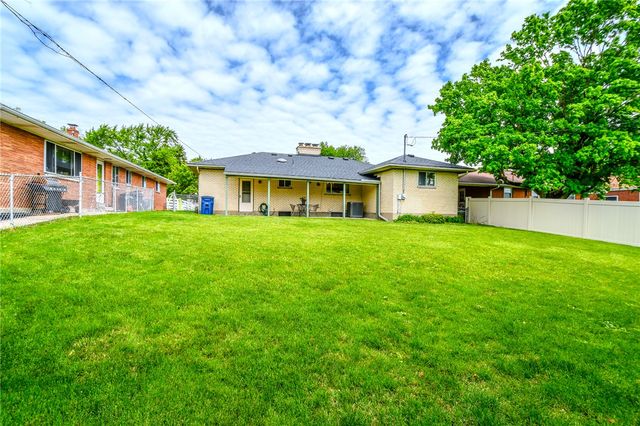1404 Pinecrest Drive, Dayton, OH 45414