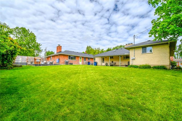 1404 Pinecrest Drive, Dayton, OH 45414