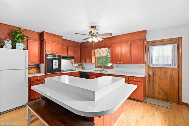 304 Armstrong Road, Pilot Mountain, NC 27041