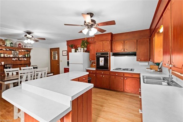 304 Armstrong Road, Pilot Mountain, NC 27041