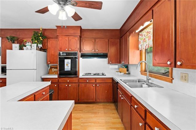 304 Armstrong Road, Pilot Mountain, NC 27041