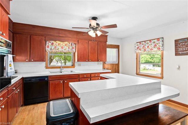 304 Armstrong Road, Pilot Mountain, NC 27041