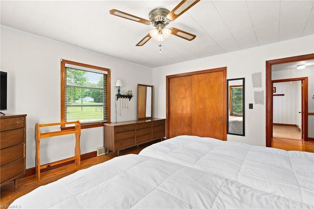 304 Armstrong Road, Pilot Mountain, NC 27041