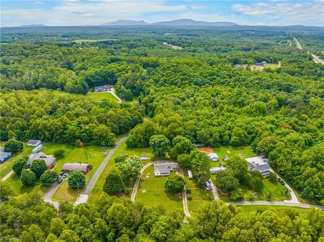304 Armstrong Road, Pilot Mountain, NC 27041