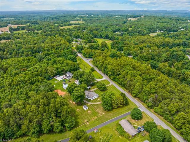304 Armstrong Road, Pilot Mountain, NC 27041