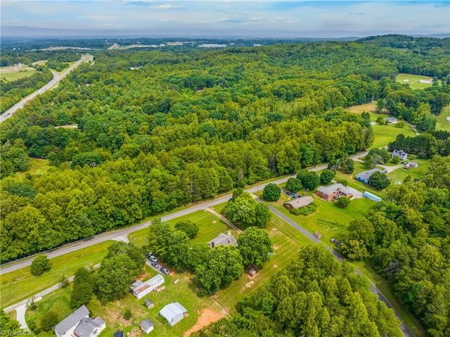 304 Armstrong Road, Pilot Mountain, NC 27041