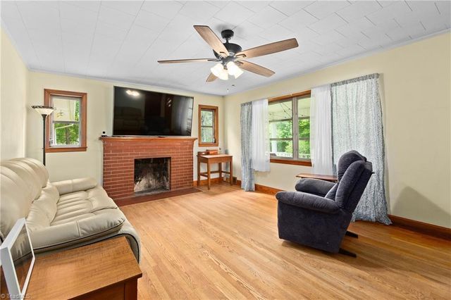 304 Armstrong Road, Pilot Mountain, NC 27041