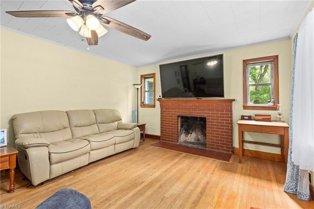 304 Armstrong Road, Pilot Mountain, NC 27041