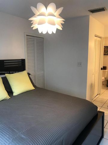 10813 NW 3rd Ct 2L, Pembroke Pines, FL 33026