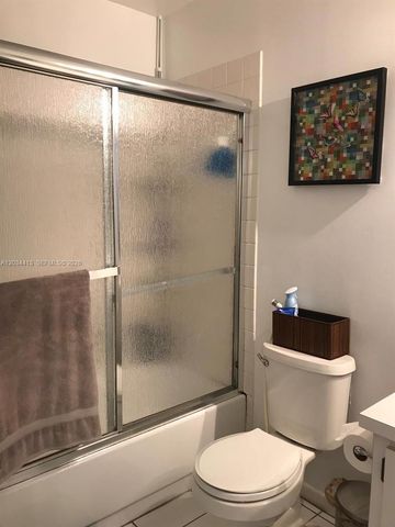 10813 NW 3rd Ct 2L, Pembroke Pines, FL 33026
