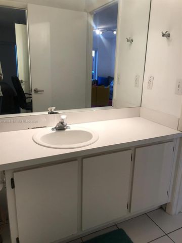 10813 NW 3rd Ct 2L, Pembroke Pines, FL 33026
