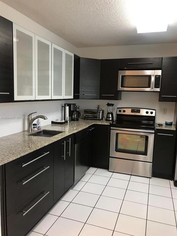 10813 NW 3rd Ct 2L, Pembroke Pines, FL 33026