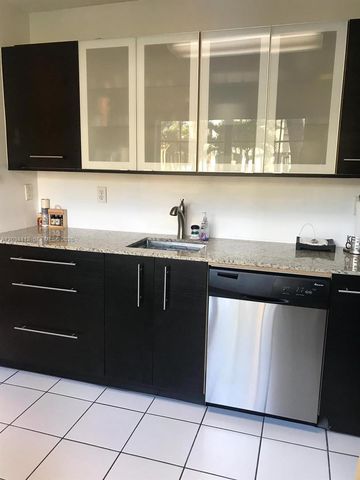 10813 NW 3rd Ct 2L, Pembroke Pines, FL 33026