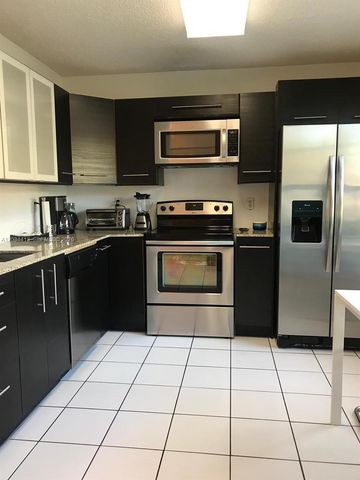 10813 NW 3rd Ct 2L, Pembroke Pines, FL 33026