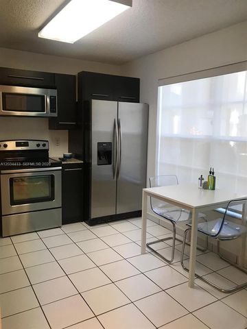 10813 NW 3rd Ct 2L, Pembroke Pines, FL 33026