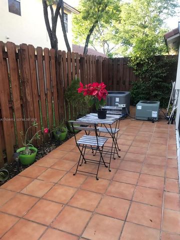 10813 NW 3rd Ct 2L, Pembroke Pines, FL 33026