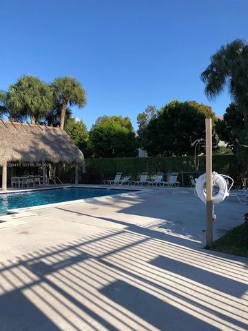 10813 NW 3rd Ct 2L, Pembroke Pines, FL 33026