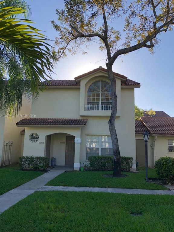 10813 NW 3rd Ct 2L, Pembroke Pines, FL 33026