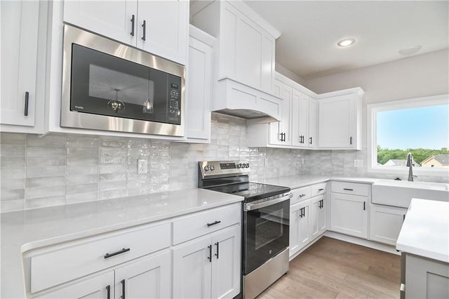 24624 W 60th Terrace, Shawnee, KS 66226