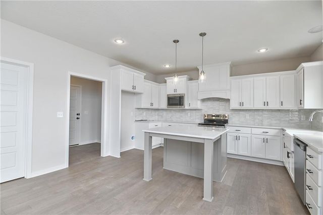 24624 W 60th Terrace, Shawnee, KS 66226