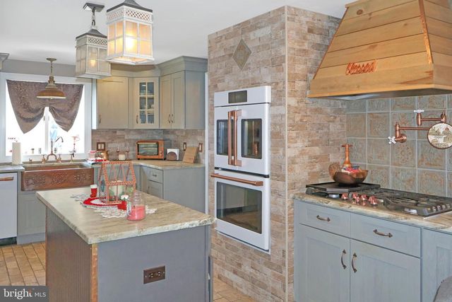 34 N MAIN STREET, Allentown, NJ 08501