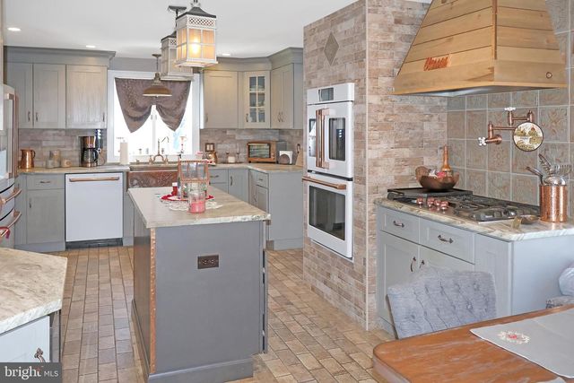 34 N MAIN STREET, Allentown, NJ 08501