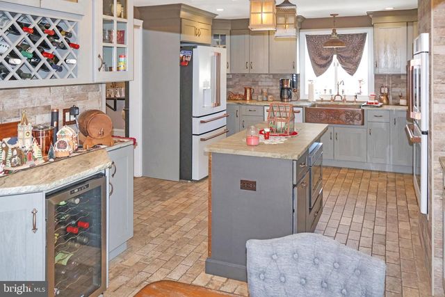 34 N MAIN STREET, Allentown, NJ 08501