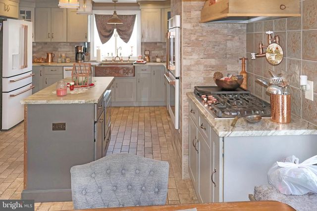 34 N MAIN STREET, Allentown, NJ 08501