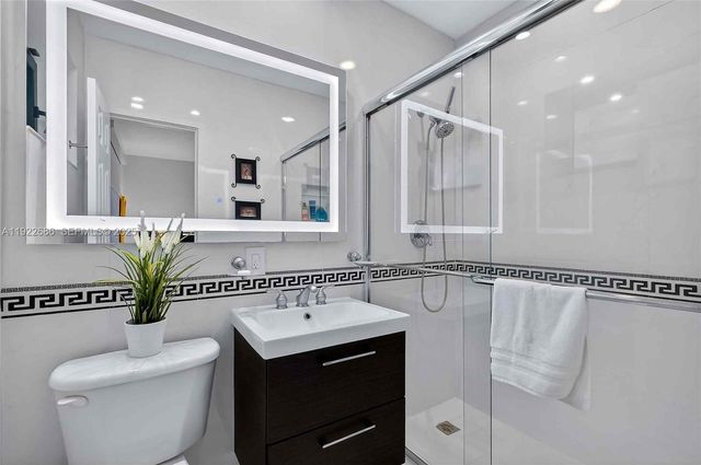 7724 Hawthorne Avenue, Miami Beach, FL 33141