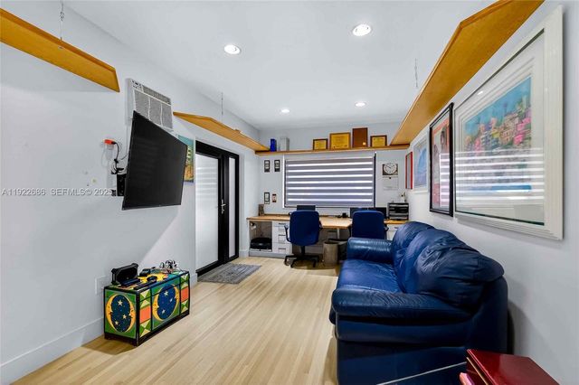 7724 Hawthorne Avenue, Miami Beach, FL 33141