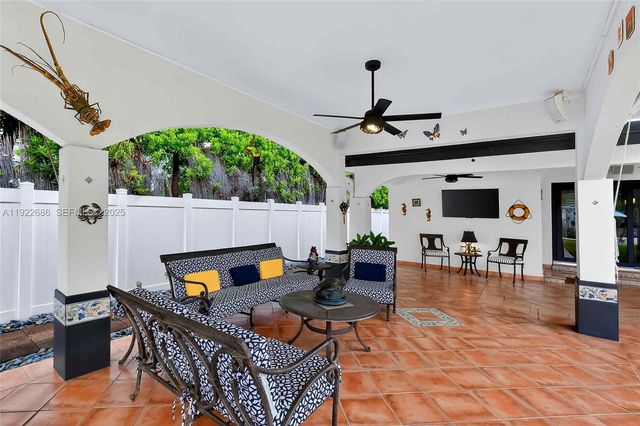 7724 Hawthorne Avenue, Miami Beach, FL 33141