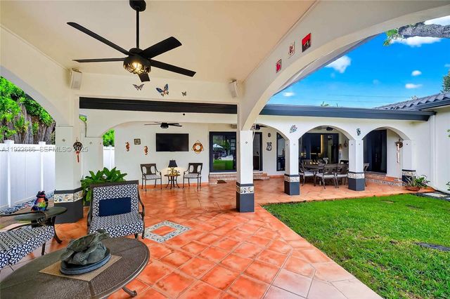 7724 Hawthorne Avenue, Miami Beach, FL 33141